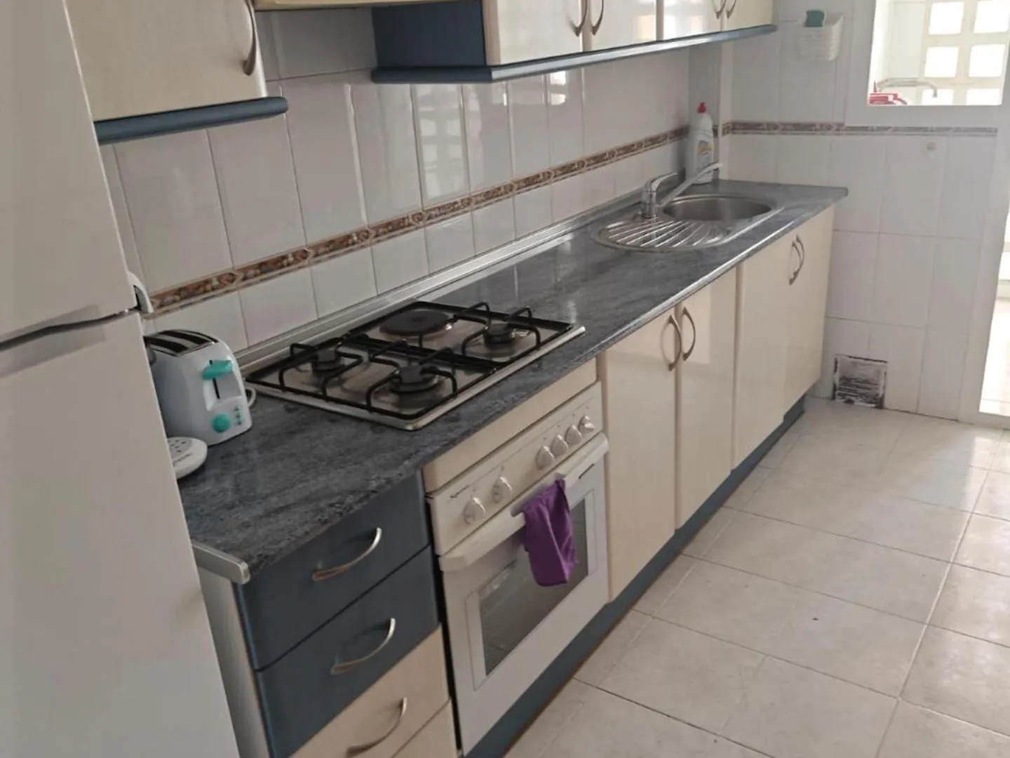 Central 2-Bed Apartment In Estepona Port