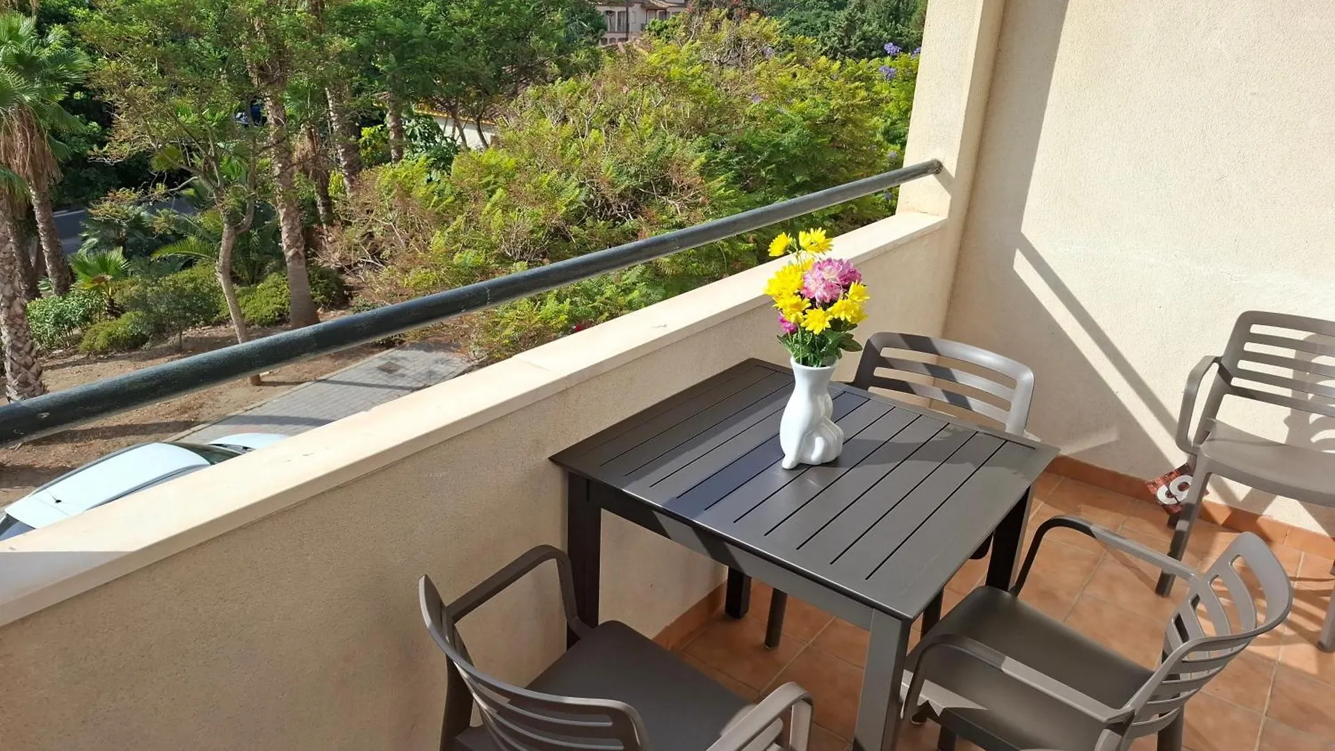 Central 2-Bed Apartment In Estepona Port